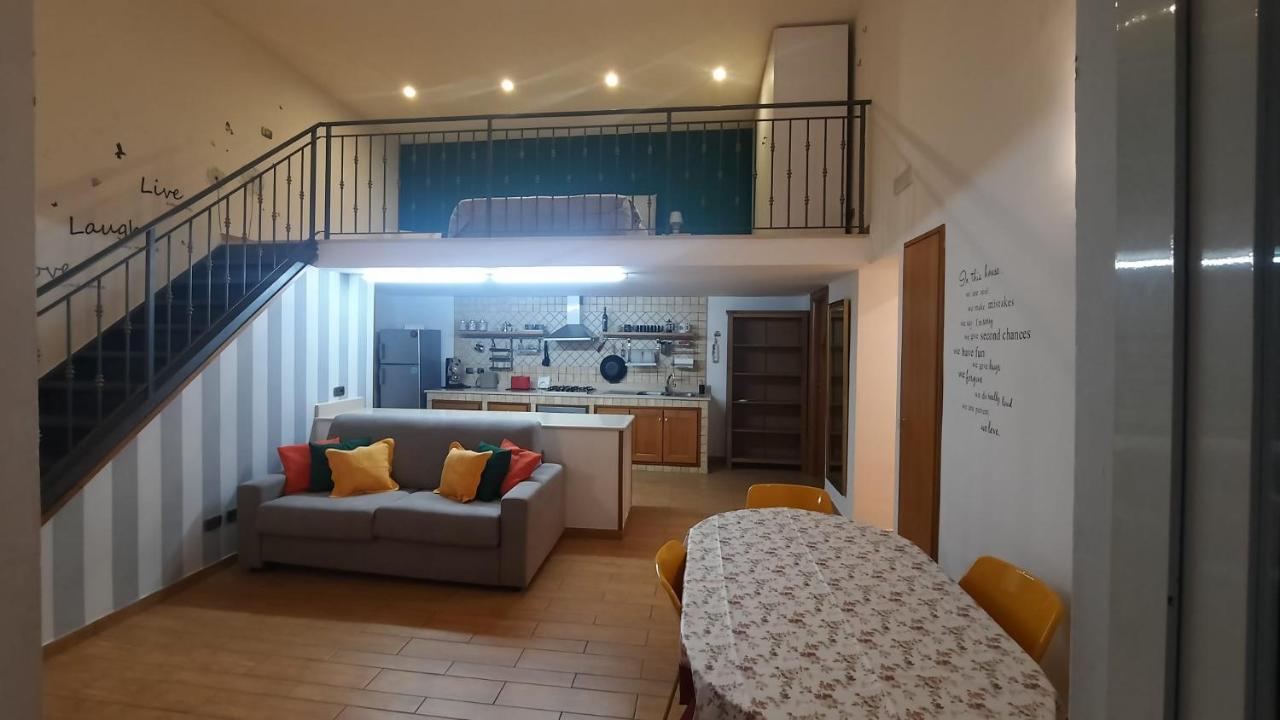 White Home Quartieri Spagnoli Naples Luaran gambar