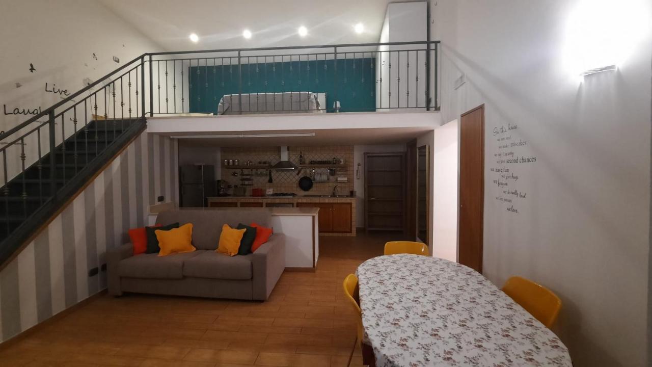 White Home Quartieri Spagnoli Naples Luaran gambar