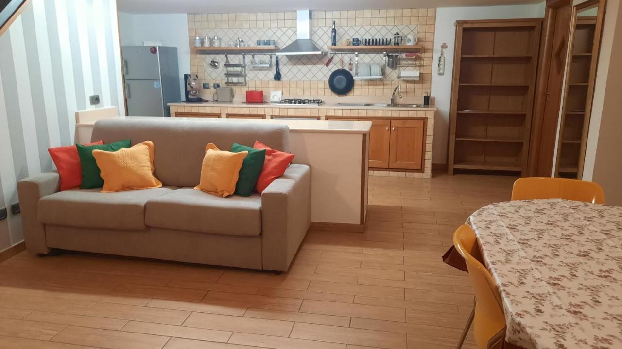 White Home Quartieri Spagnoli Naples Luaran gambar