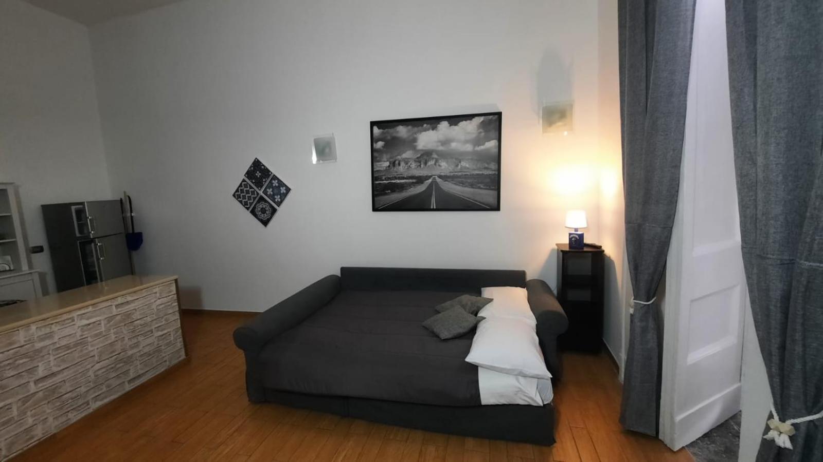 White Home Quartieri Spagnoli Naples Luaran gambar