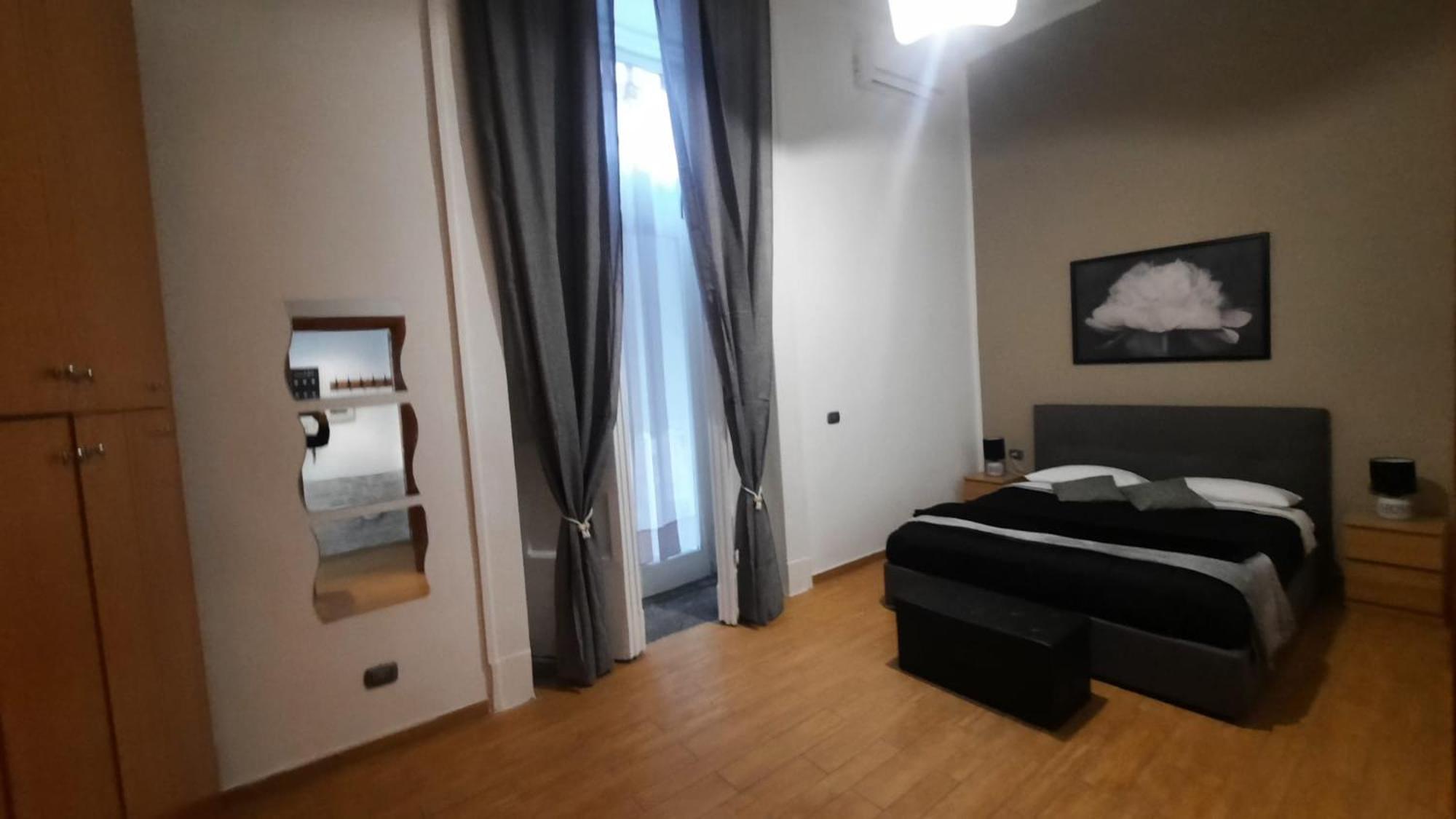 White Home Quartieri Spagnoli Naples Luaran gambar